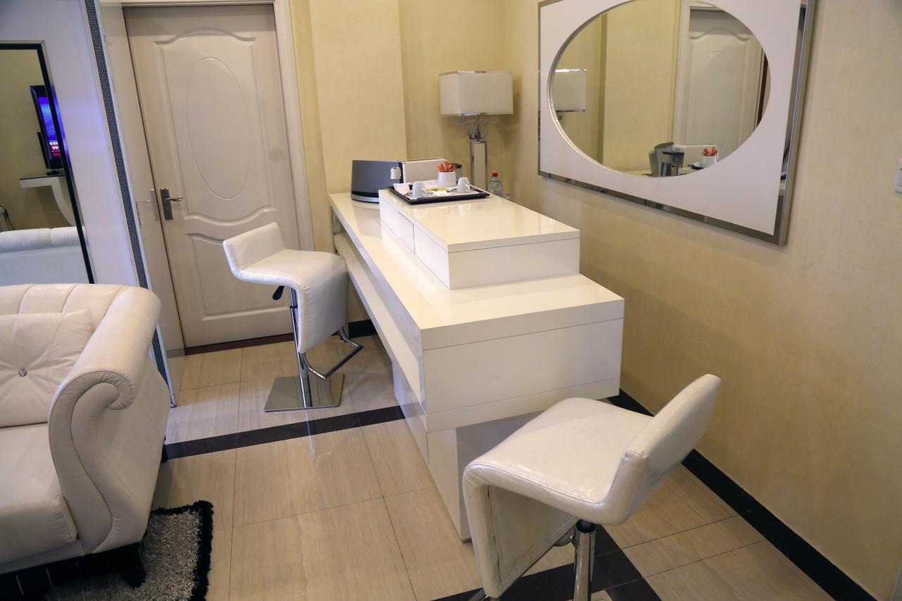Hotel Amaritsah บราซซาวิล ภายนอก รูปภาพ