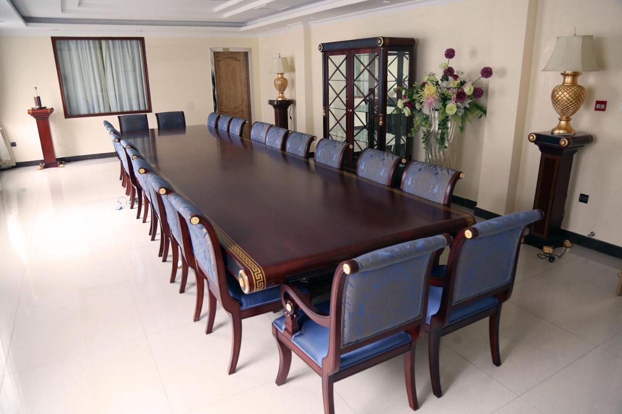 Hotel Amaritsah บราซซาวิล ภายนอก รูปภาพ
