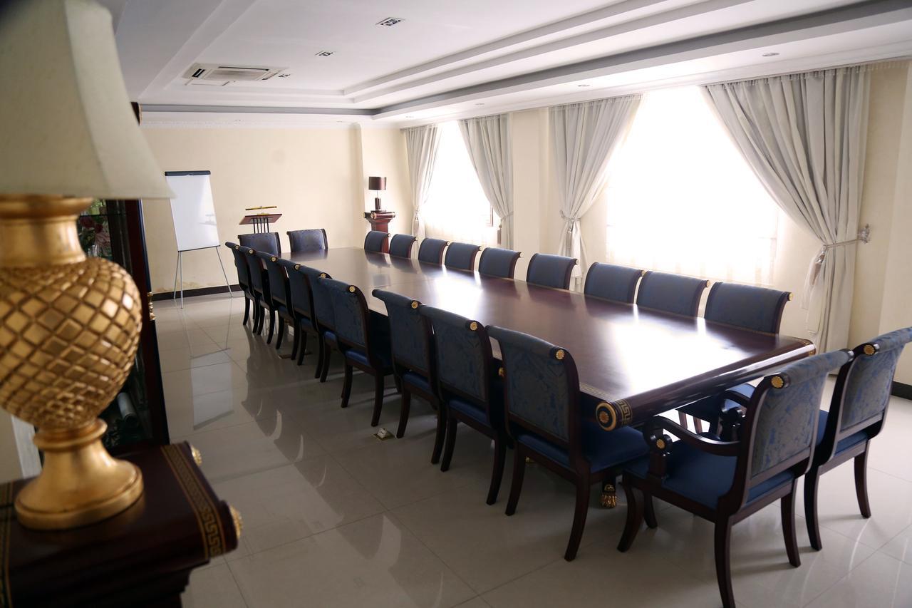 Hotel Amaritsah บราซซาวิล ภายนอก รูปภาพ