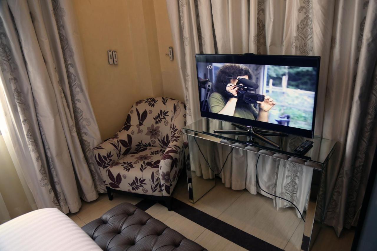 Hotel Amaritsah บราซซาวิล ภายนอก รูปภาพ