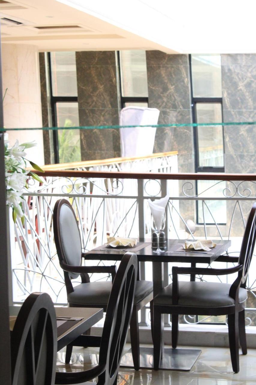 Hotel Amaritsah บราซซาวิล ภายนอก รูปภาพ