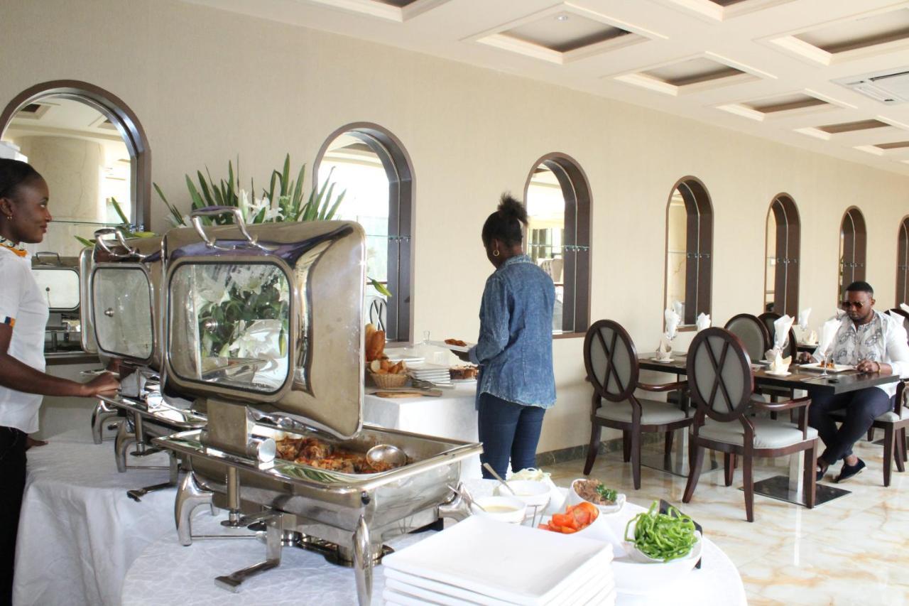 Hotel Amaritsah บราซซาวิล ภายนอก รูปภาพ